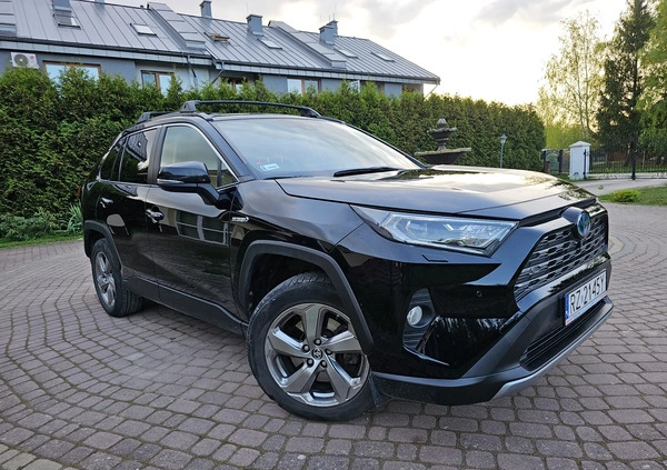 Toyota RAV4 cena 135000 przebieg: 68000, rok produkcji 2020 z Rzeszów małe 29